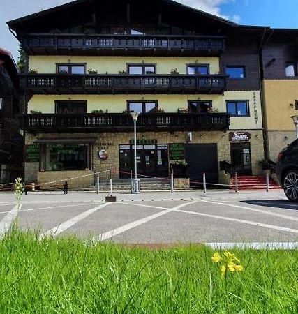 Casa Frent Hotel Predeal Eksteriør billede
