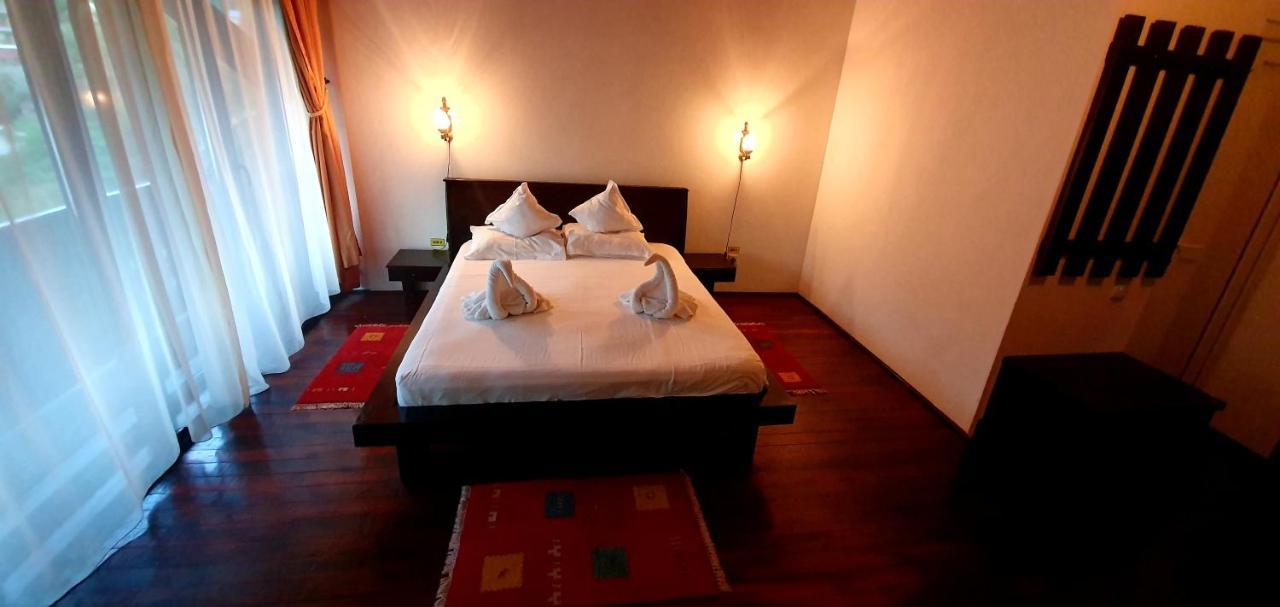 Casa Frent Hotel Predeal Eksteriør billede