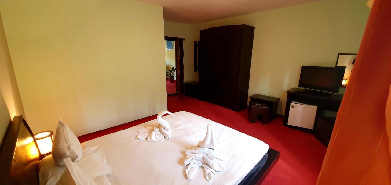 Casa Frent Hotel Predeal Eksteriør billede