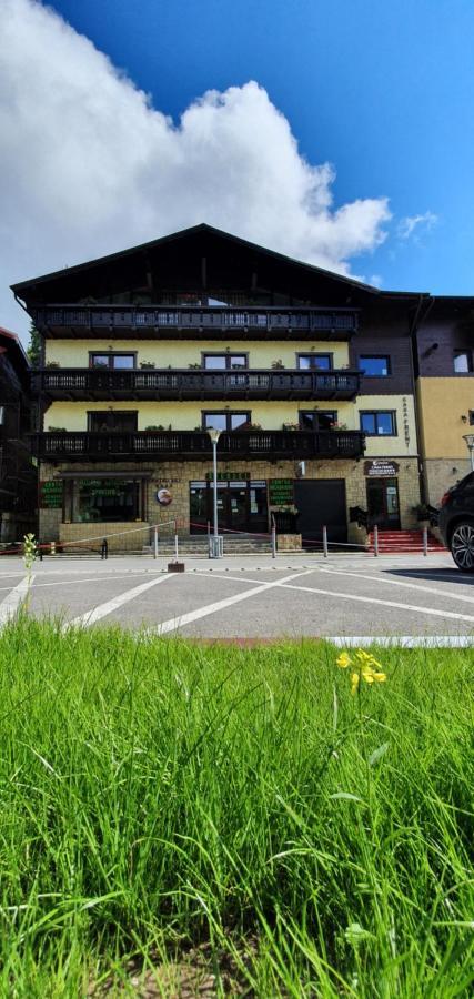 Casa Frent Hotel Predeal Eksteriør billede